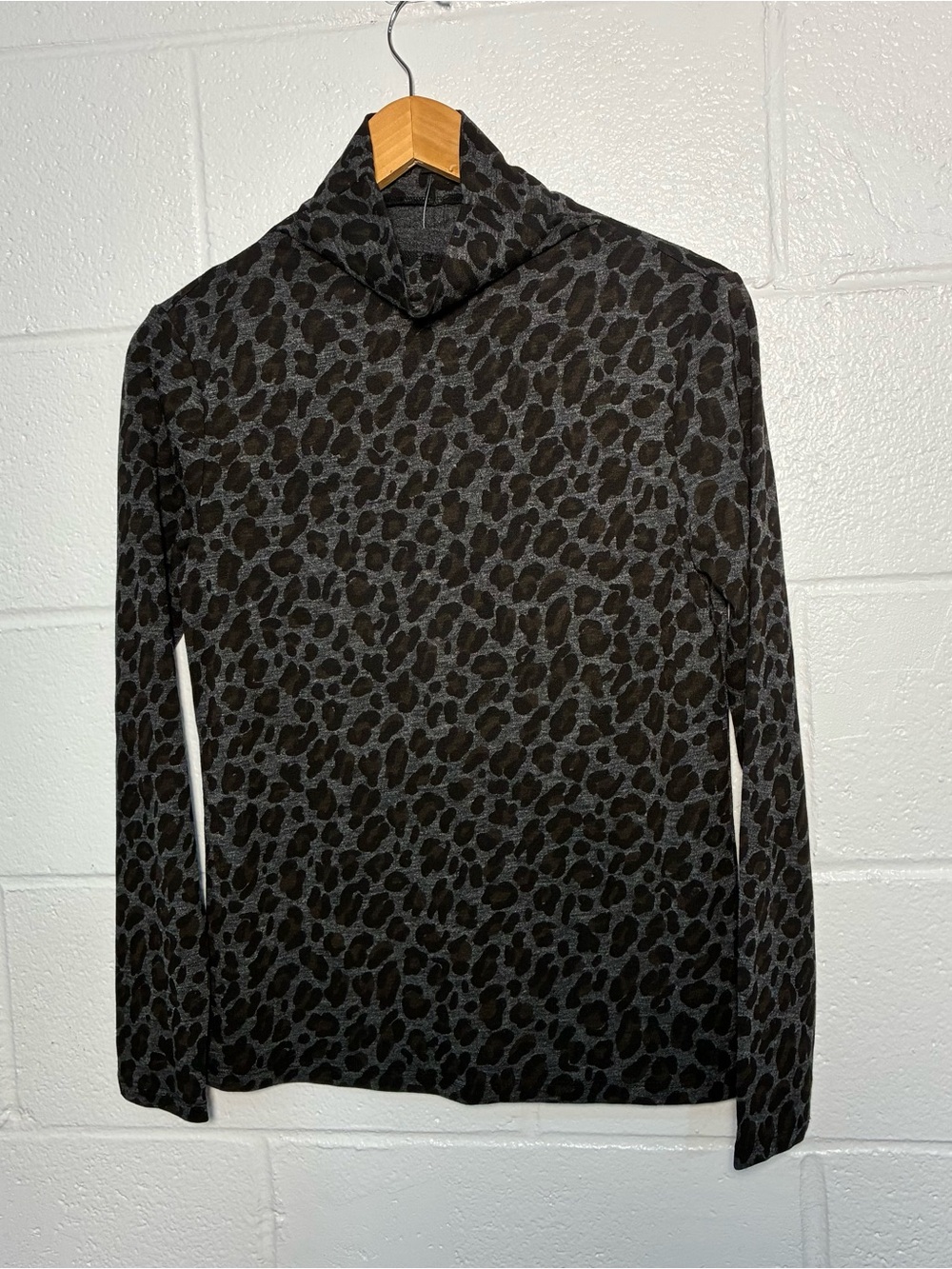 NEW Ann Taylor leopard print turtleneck long sleeve top